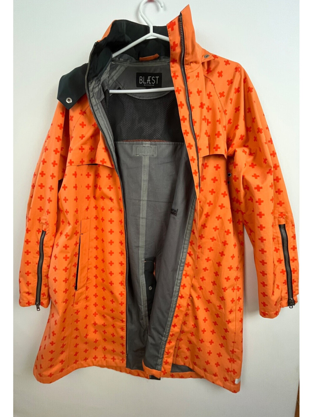 Blaest Scandinavian Tec Raincoat Womens M Orange Cross Print Waterproof Hooded